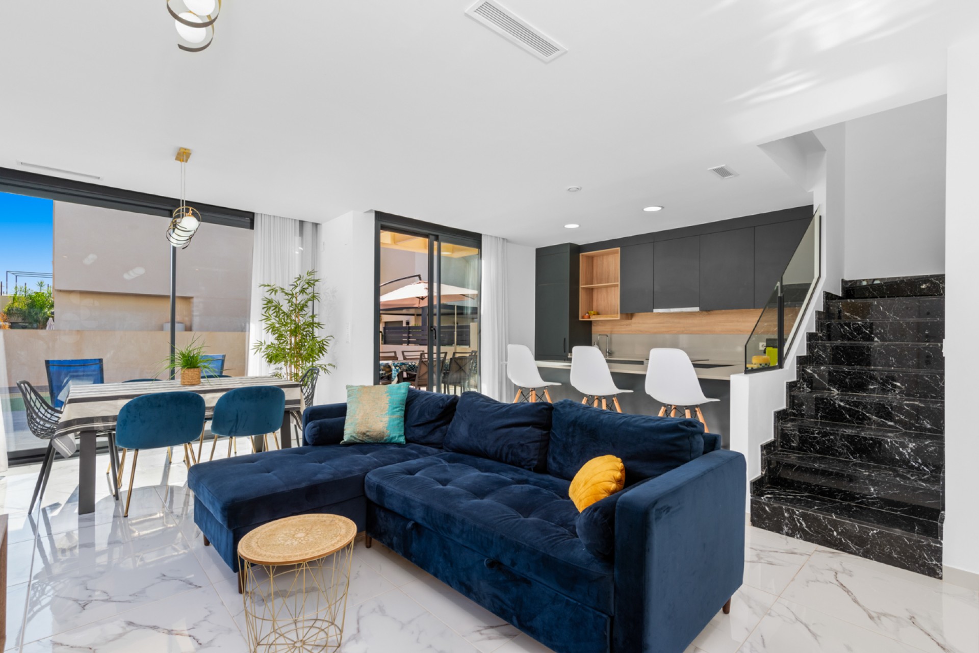 Venta - Chalet - Los Montesinos