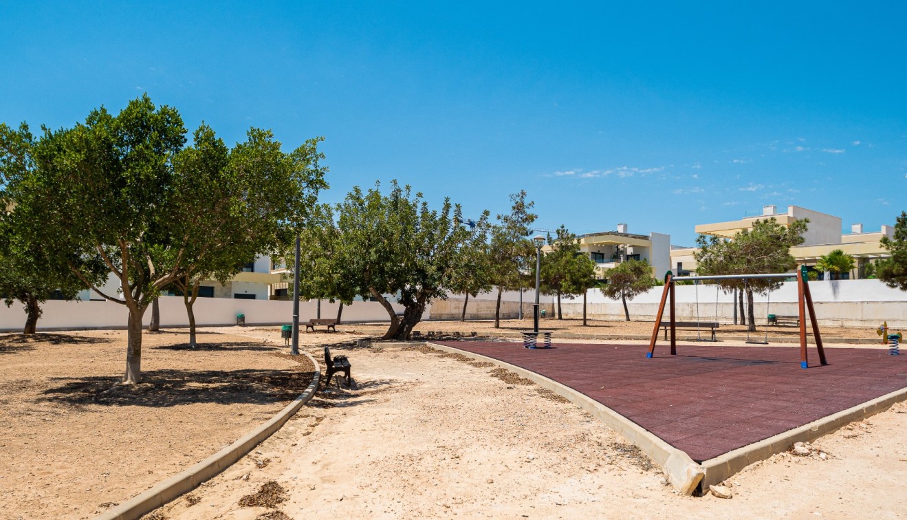 Venta - Chalet - Los Montesinos