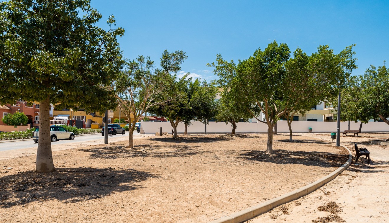 Venta - Chalet - Los Montesinos