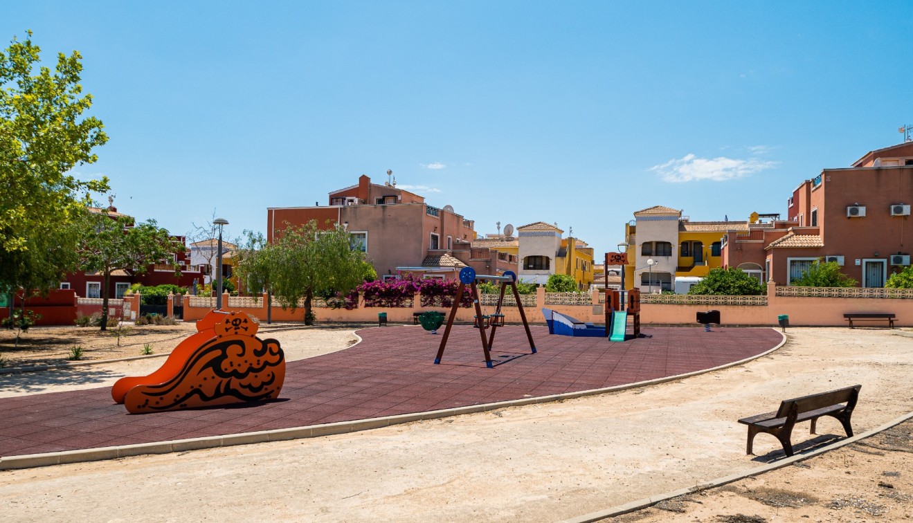 Venta - Chalet - Los Montesinos