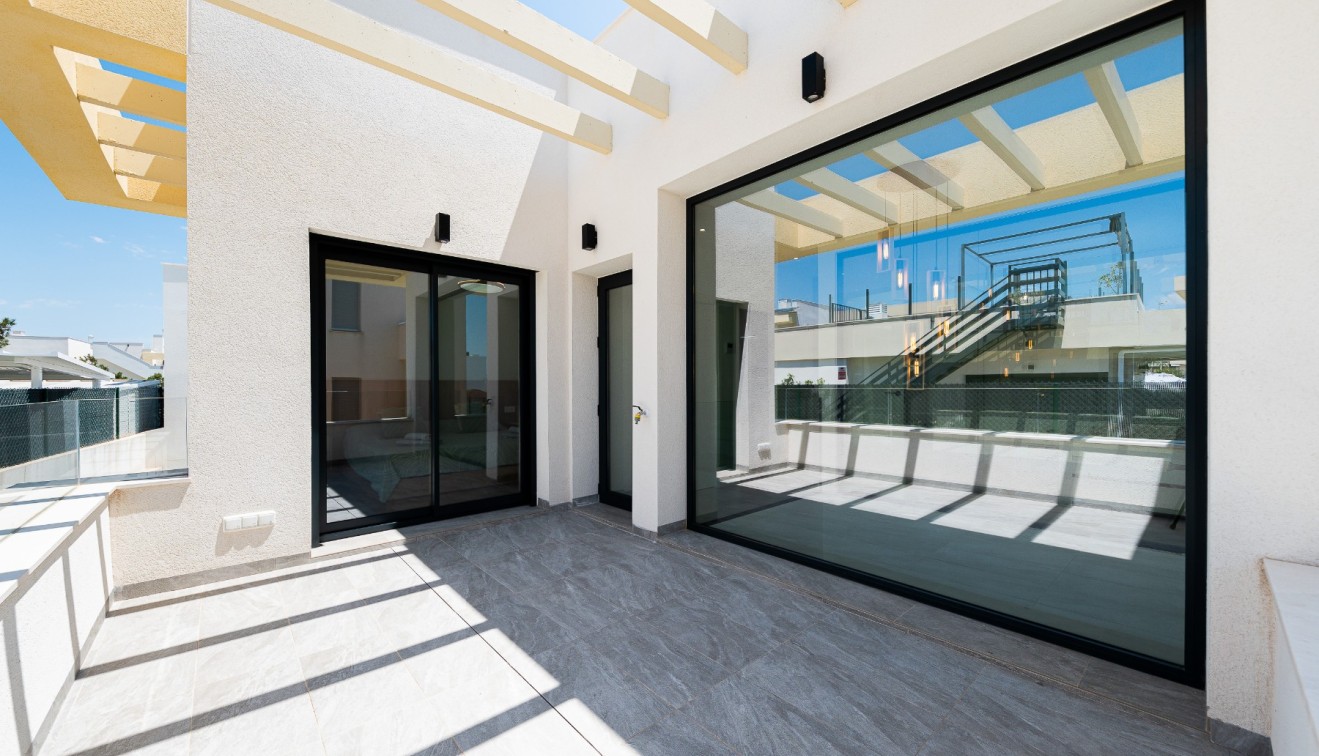 Venta - Chalet - Los Montesinos