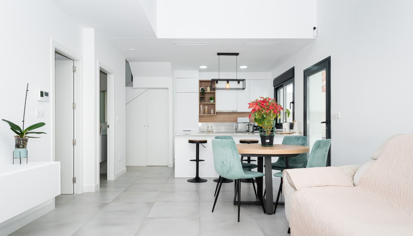 Venta - Chalet - Los Montesinos