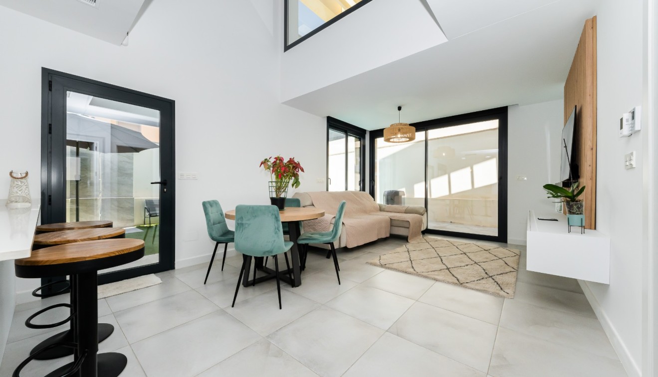 Venta - Chalet - Los Montesinos