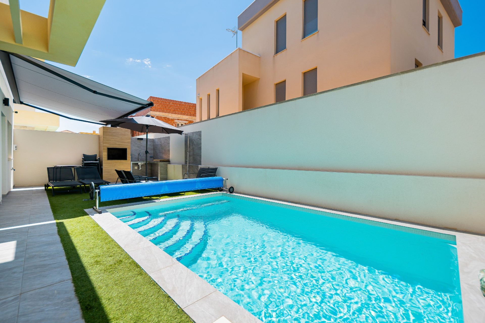 Venta - Chalet - Los Montesinos