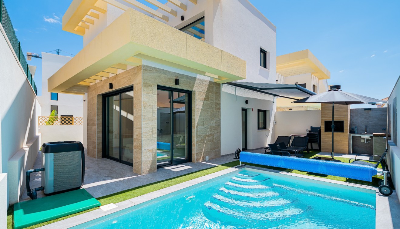 Venta - Chalet - Los Montesinos