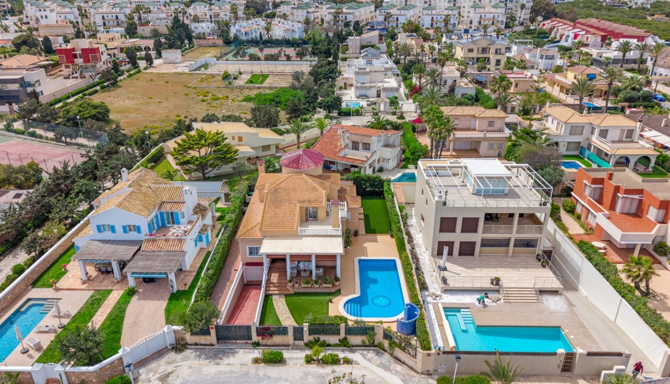 Venta - Chalet - Torrevieja - La Mata