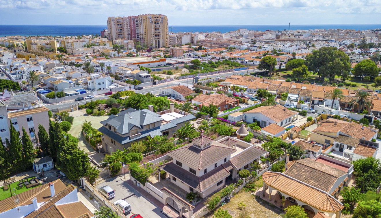 Venta - Chalet - Torrevieja