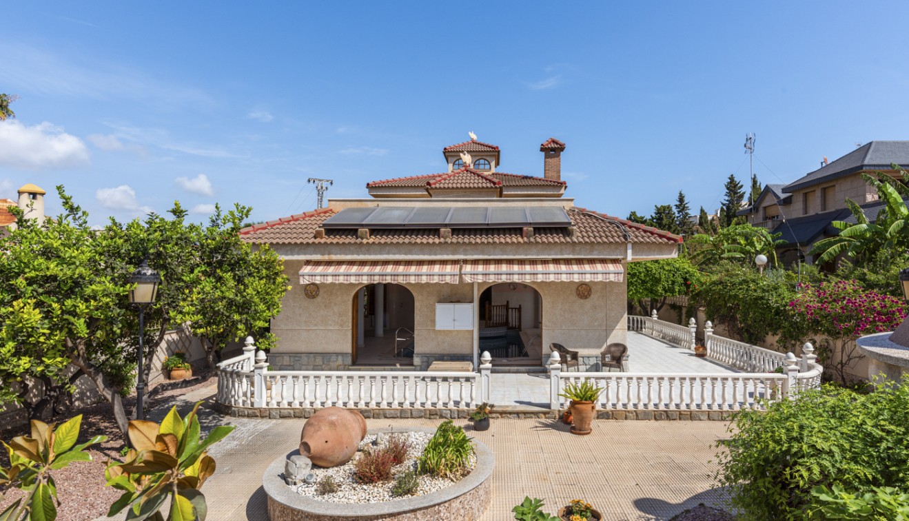 Venta - Chalet - Torrevieja