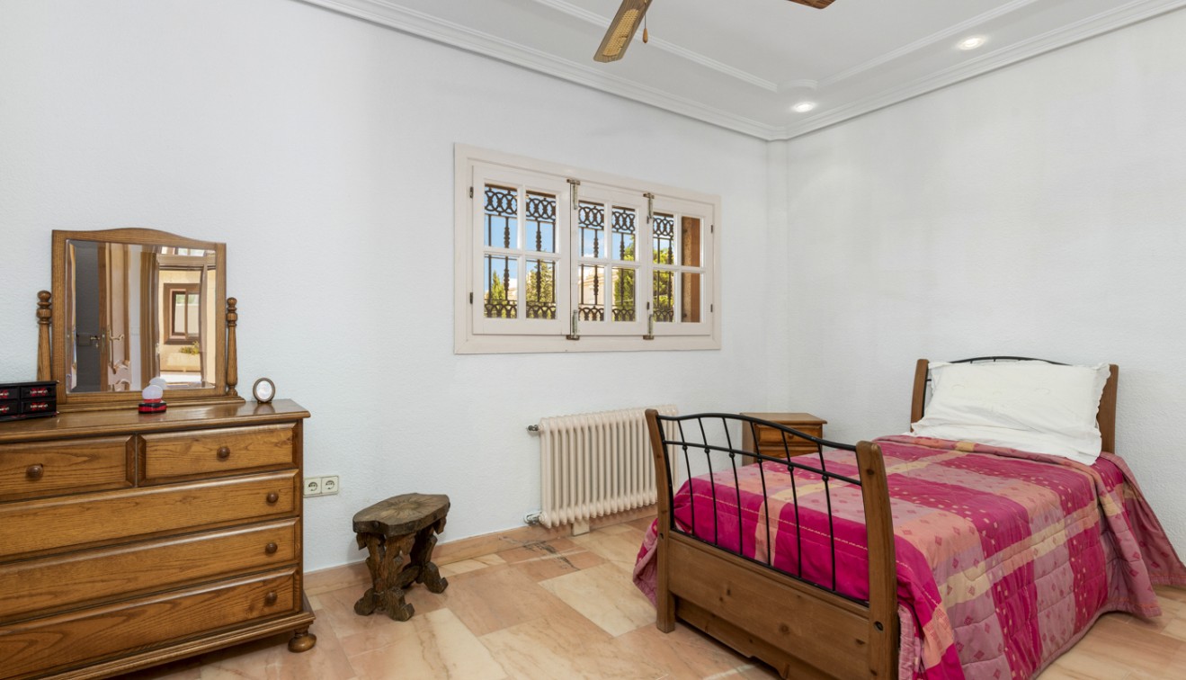 Venta - Chalet - Torrevieja