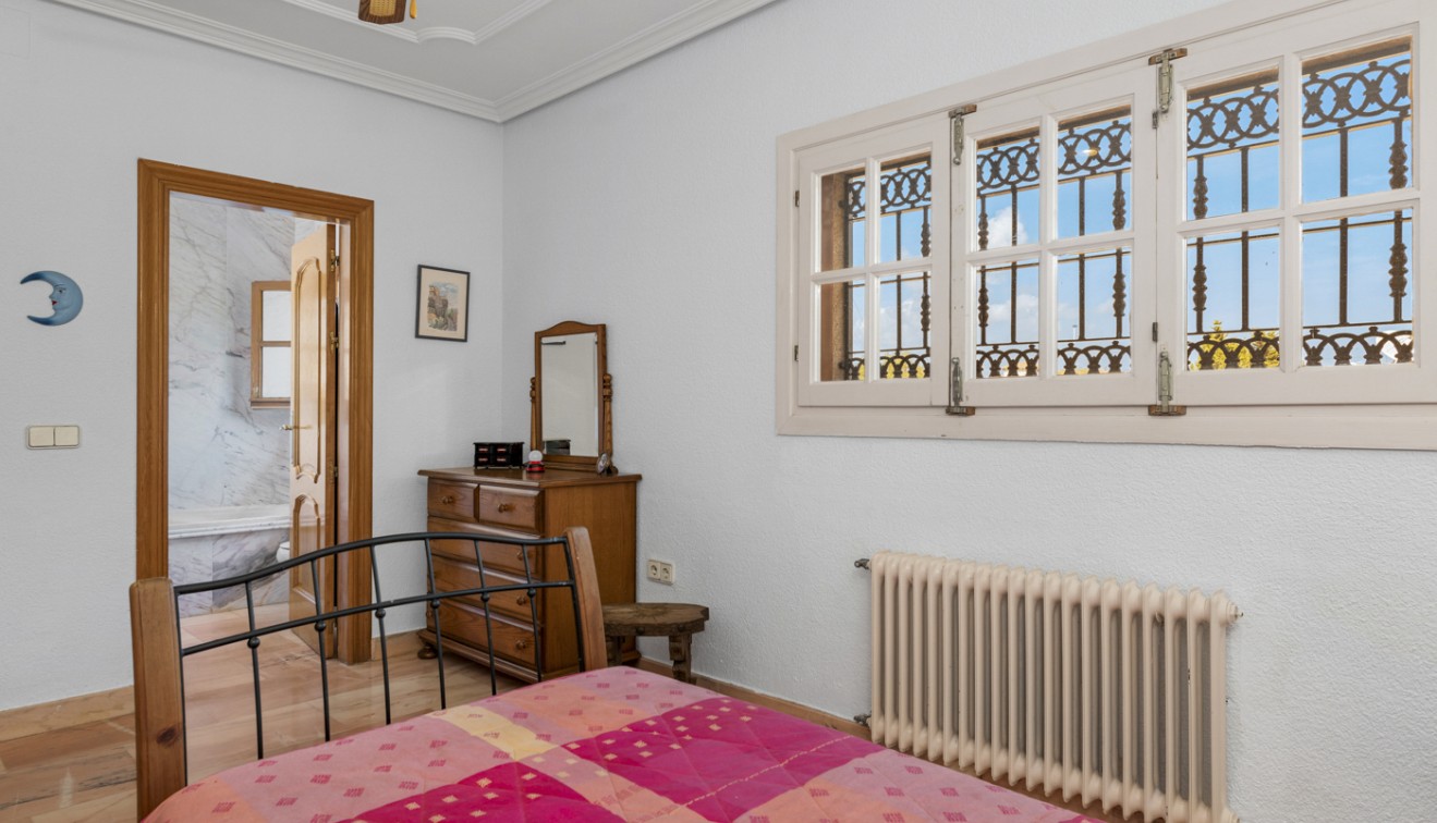 Venta - Chalet - Torrevieja