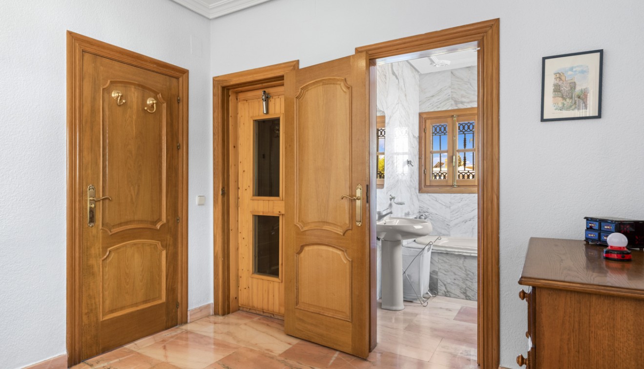 Venta - Chalet - Torrevieja