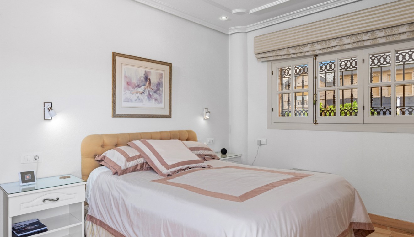 Venta - Chalet - Torrevieja