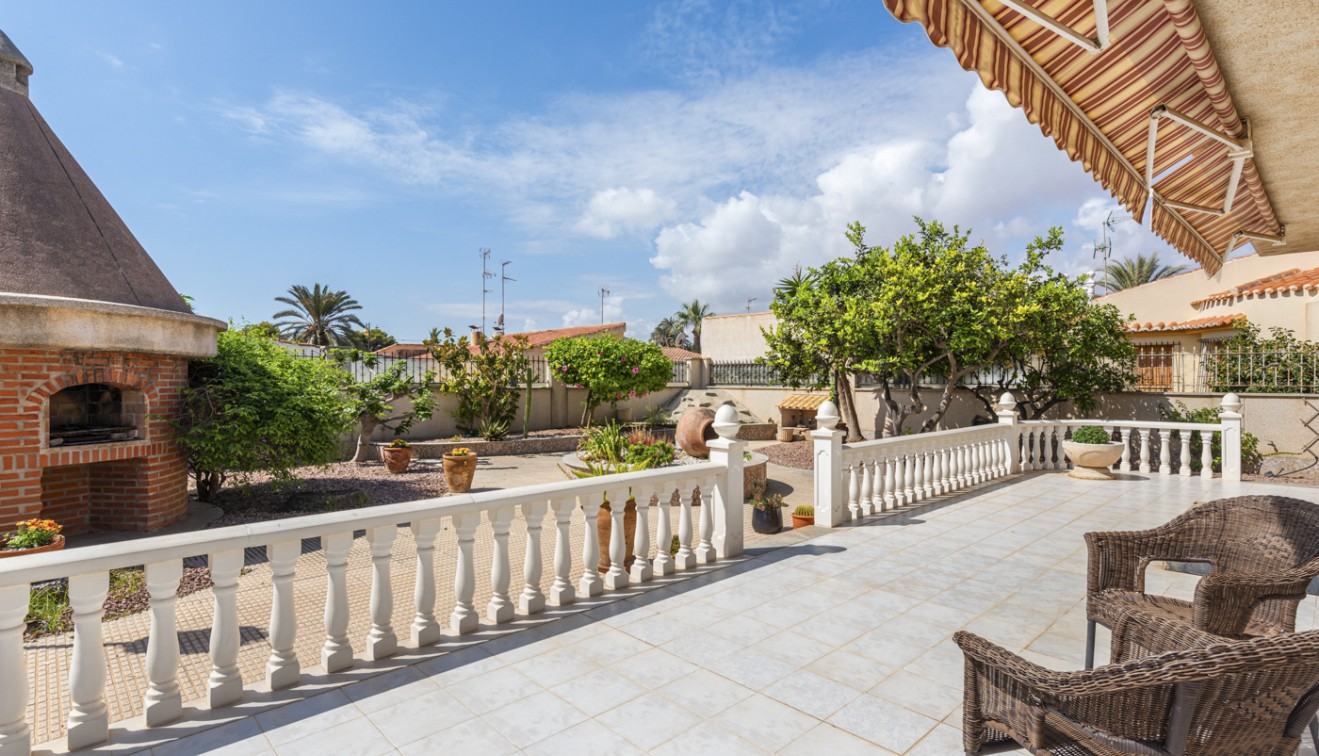 Venta - Chalet - Torrevieja
