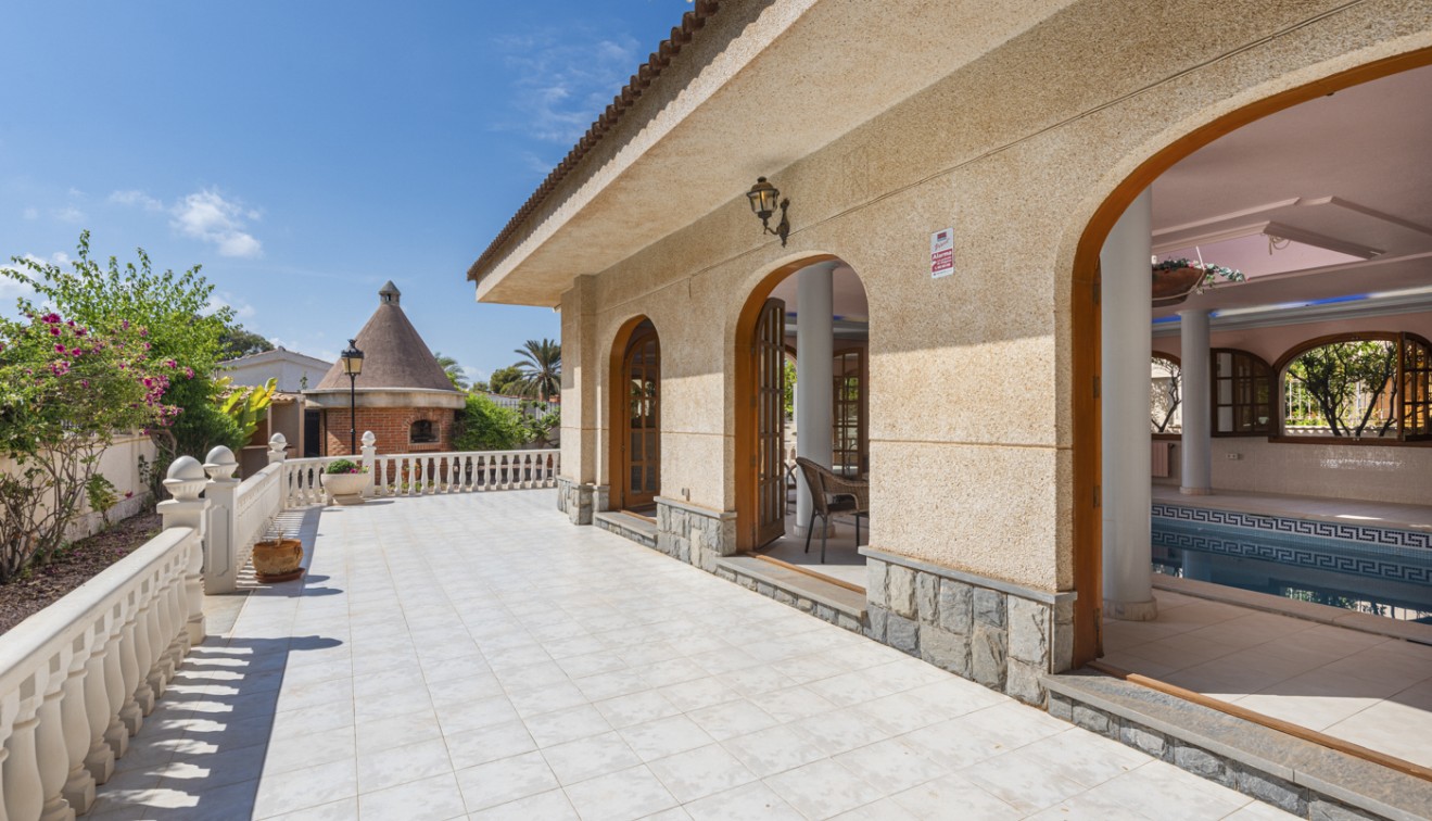 Venta - Chalet - Torrevieja