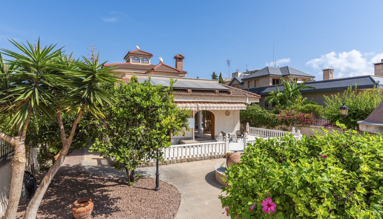 Venta - Chalet - Torrevieja