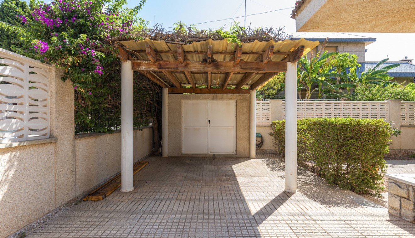 Venta - Chalet - Torrevieja
