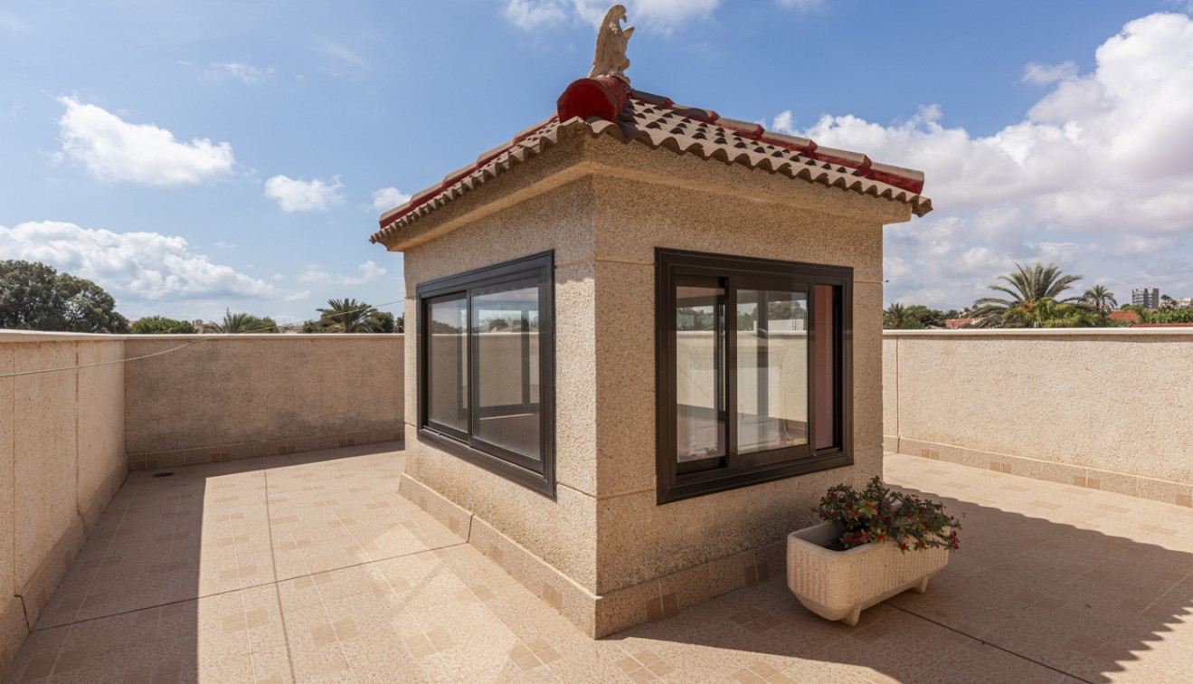 Venta - Chalet - Torrevieja