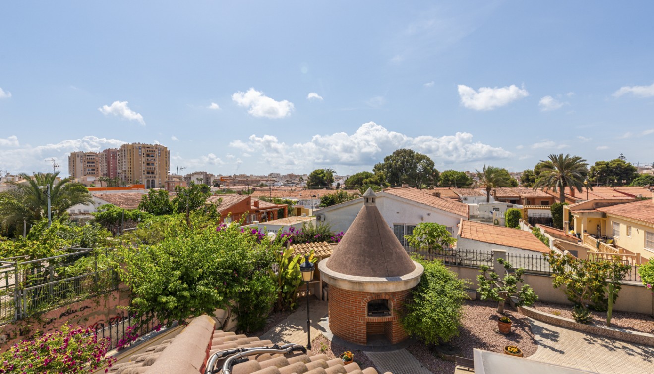 Venta - Chalet - Torrevieja