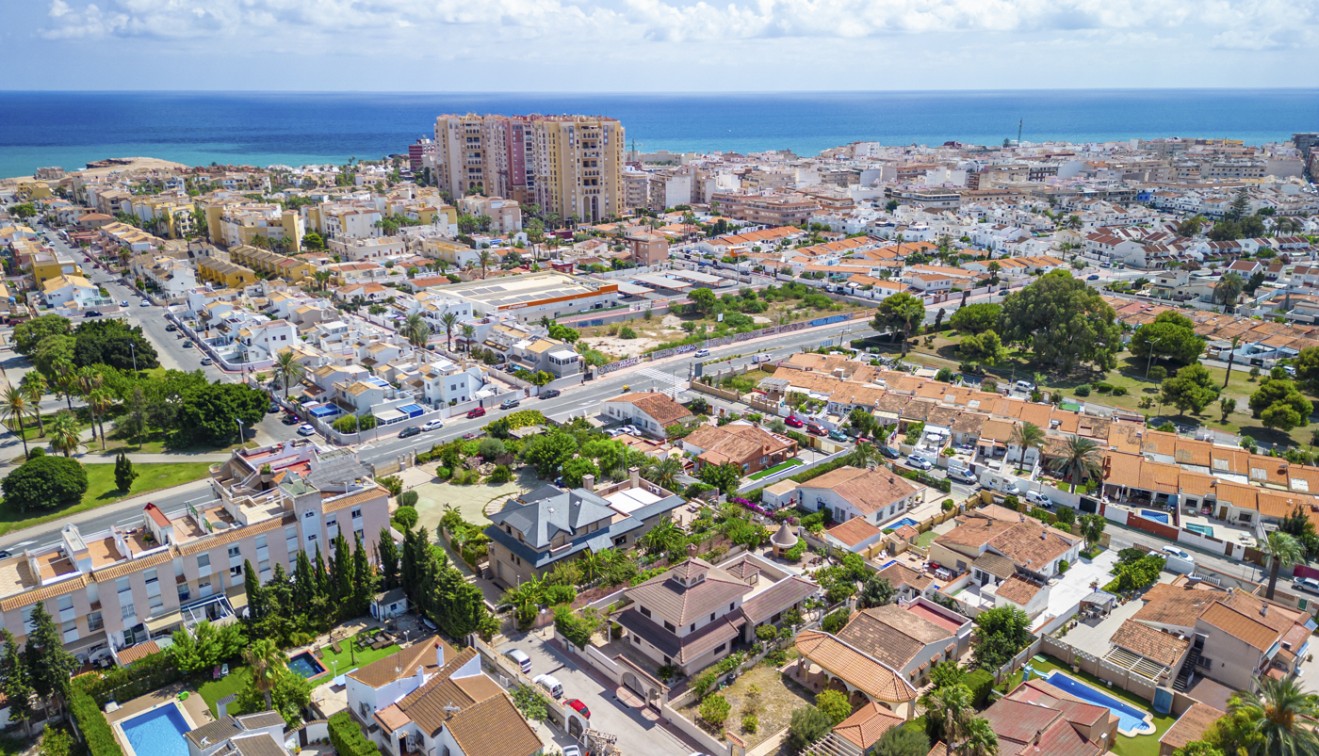 Venta - Chalet - Torrevieja