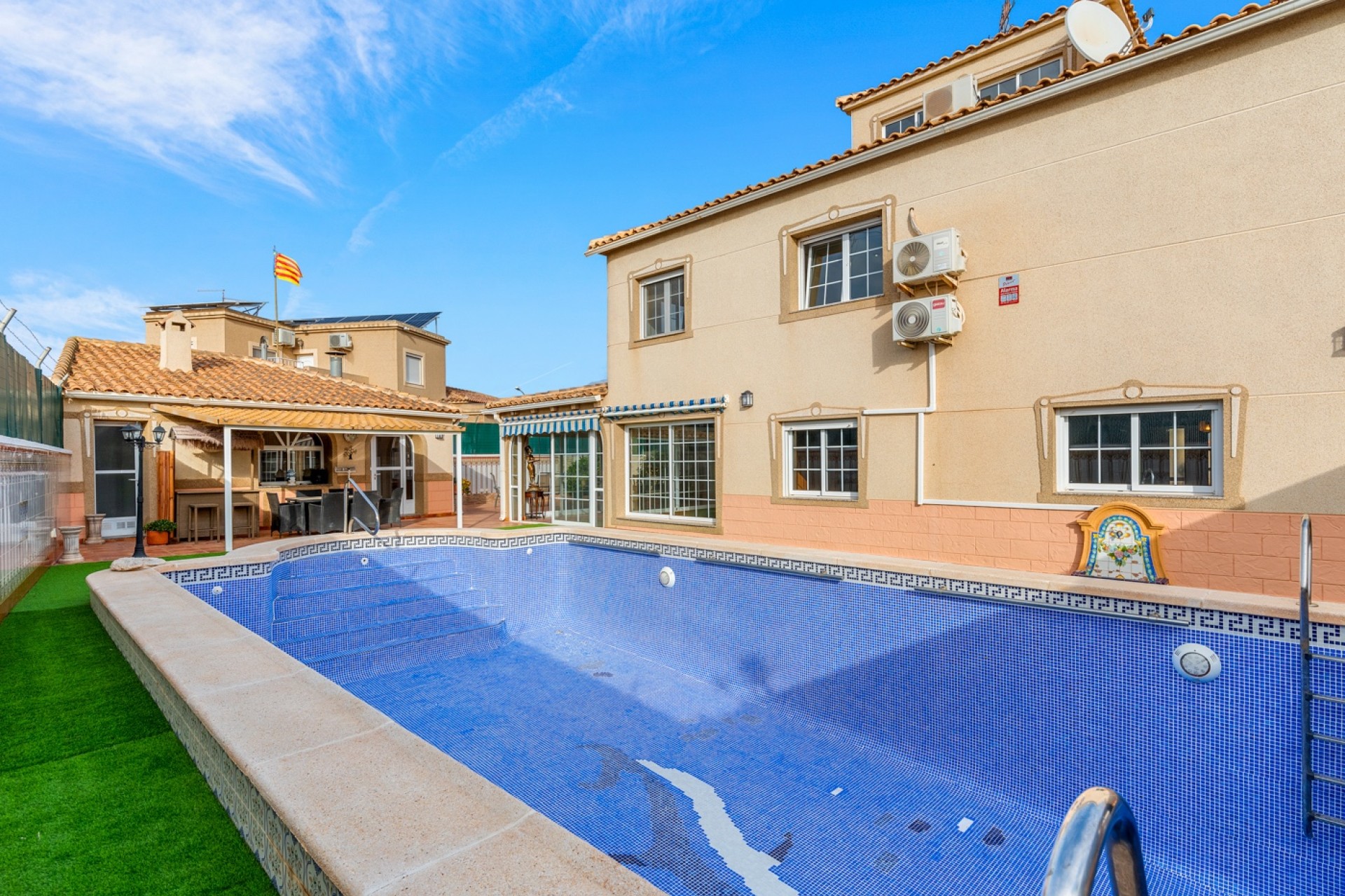 Venta - Chalet - Torrevieja