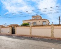 Venta - Chalet - Torrevieja