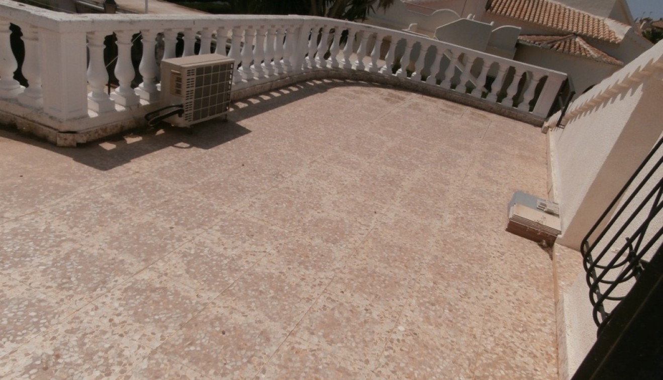 Venta - Chalet - Torrevieja