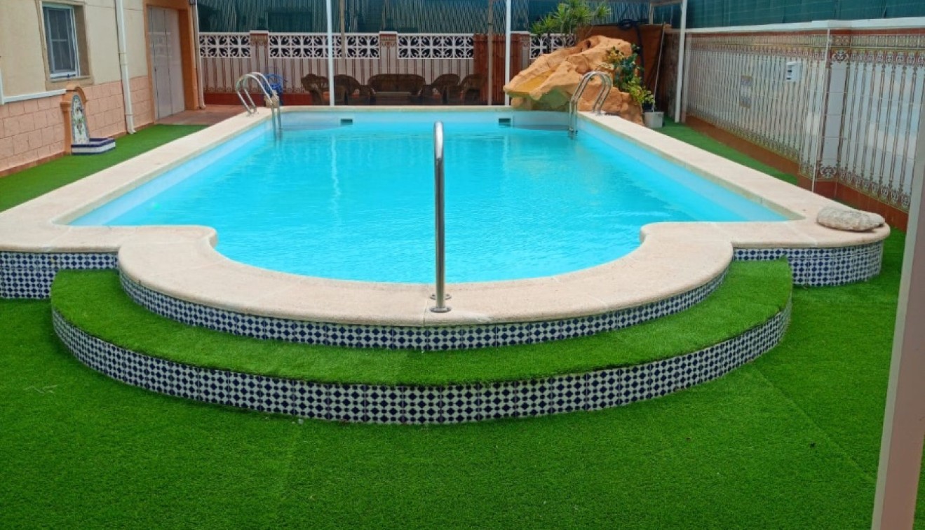 Venta - Chalet - Torrevieja