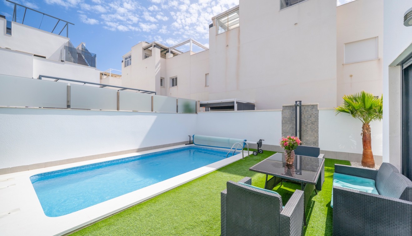 Venta - Chalet - Torrevieja