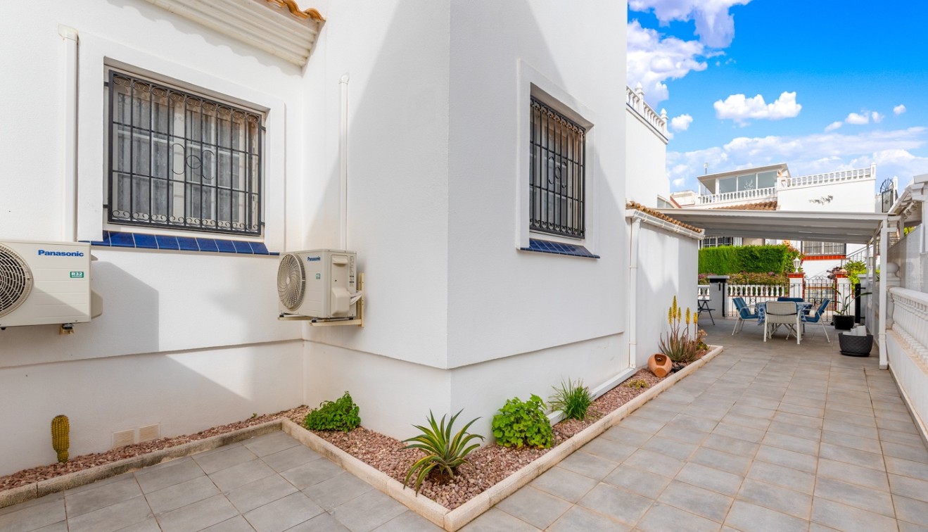 Venta - Cuatro - Orihuela costa - Playa Flamenca