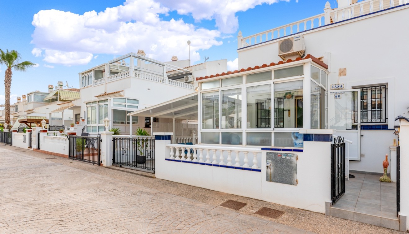 Venta - Cuatro - Orihuela costa - Playa Flamenca