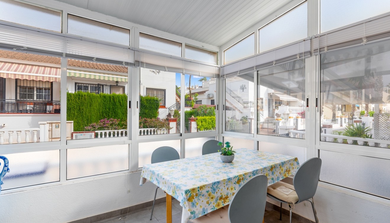 Venta - Cuatro - Orihuela costa - Playa Flamenca