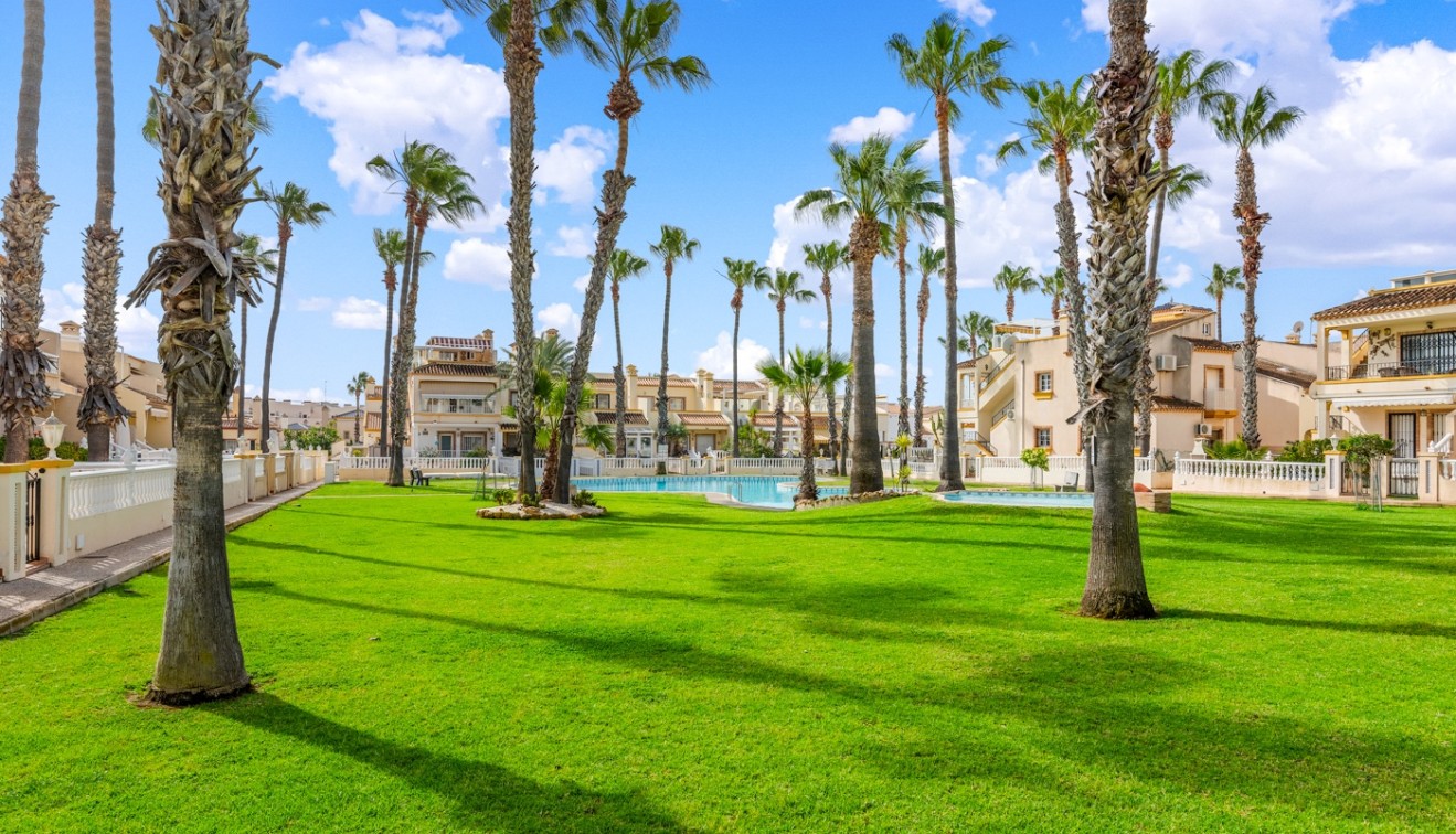 Venta - Cuatro - Orihuela costa - Playa Flamenca