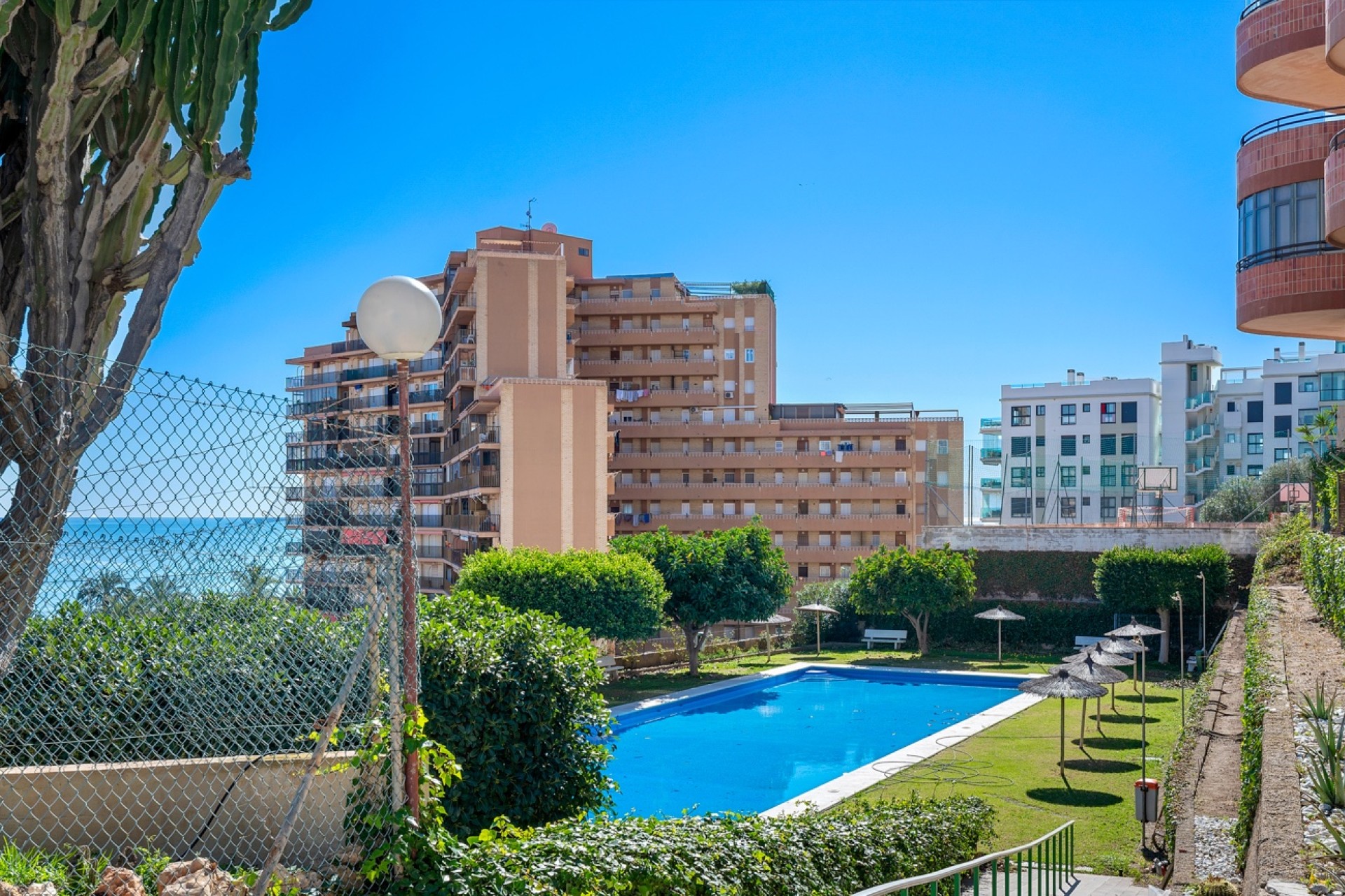 Vente - Apartment - Arenales del Sol - Segunda linea playa