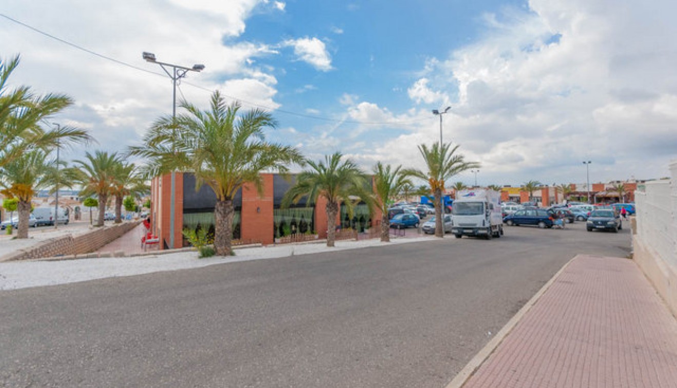 Vente - Commercial - La Marina