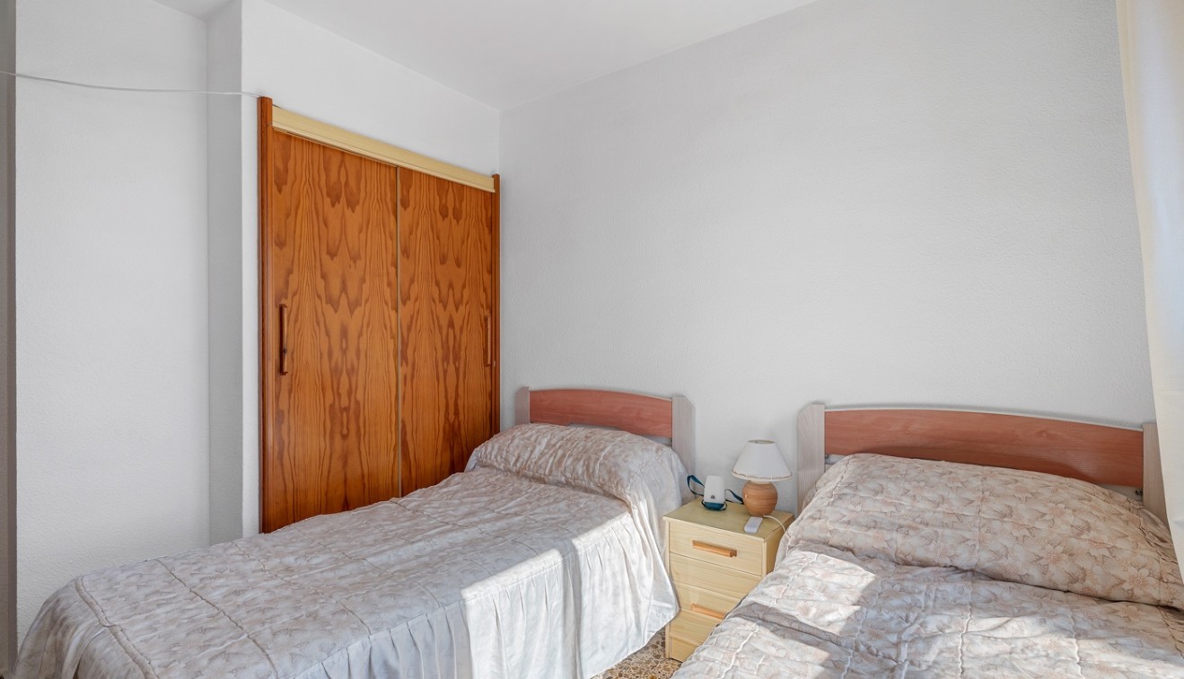 Verkoop - Appartement - Arenales del Sol - Segunda linea playa