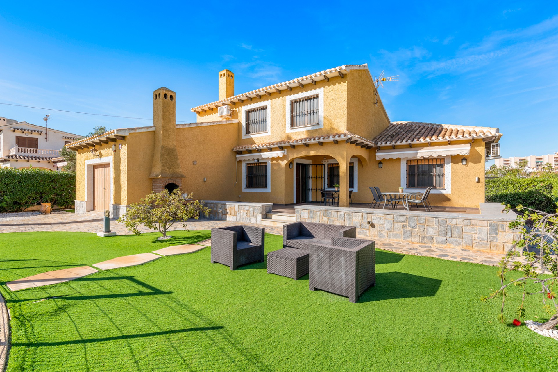 Verkoop - Chalet - Cabo Roig