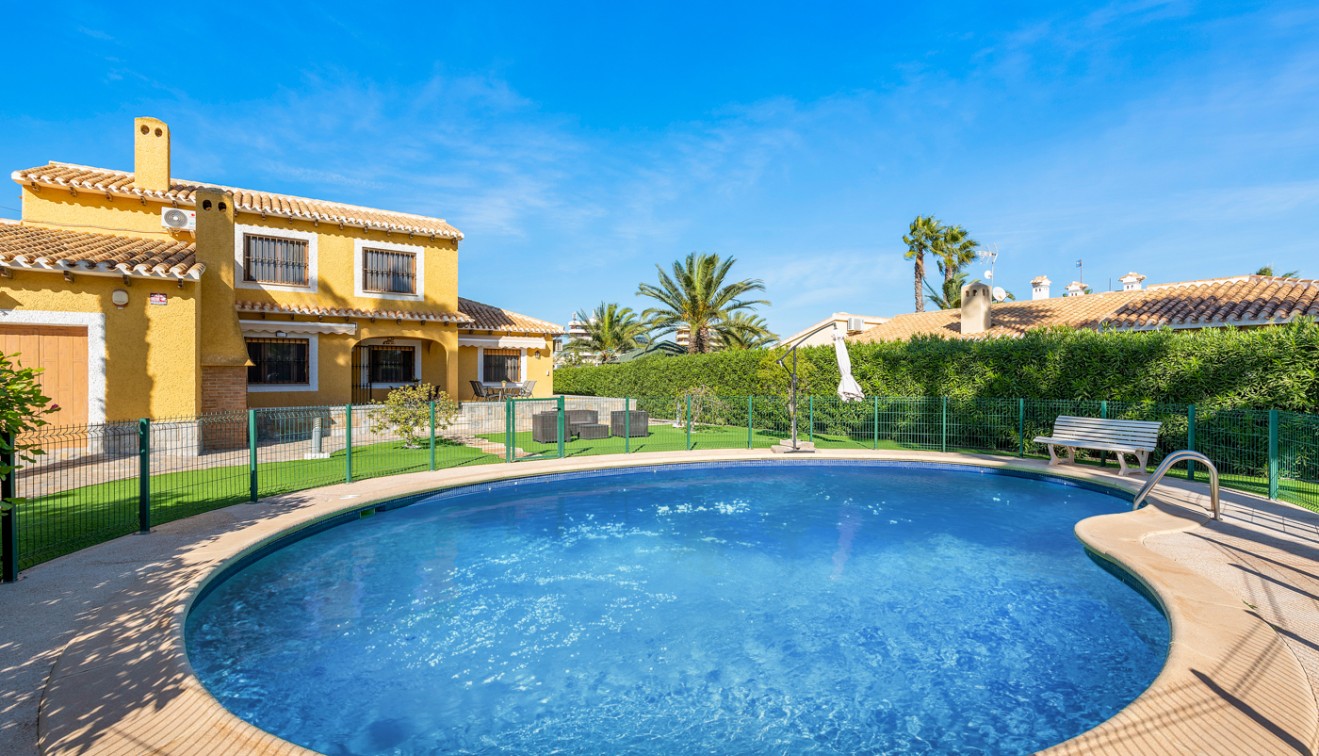 Verkoop - Chalet - Cabo Roig