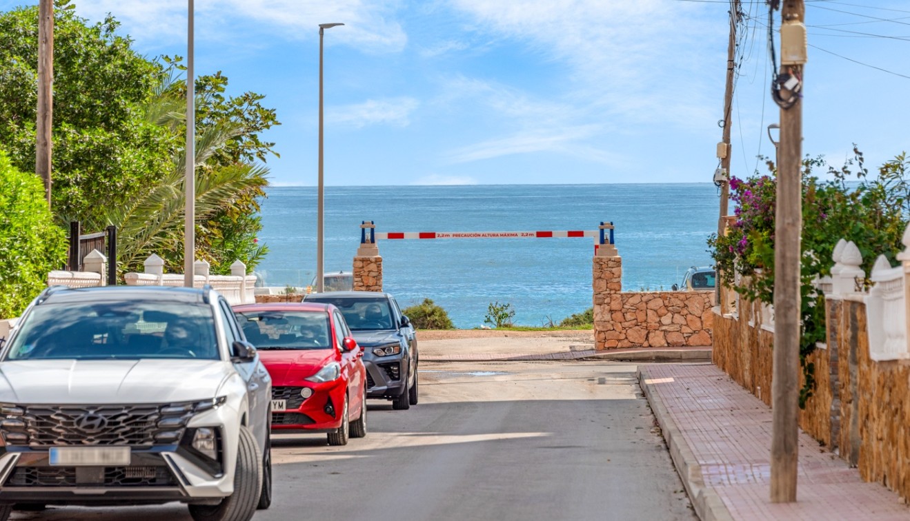 Verkoop - Halfvrijstaand - Orihuela costa - Punta Prima