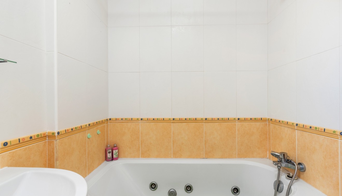 Verkoop - Villa - La Nucia - La nucia