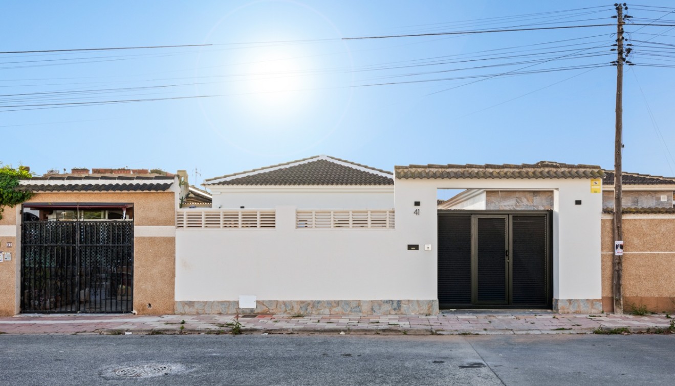 Verkoop - Villa - Torrevieja - El chaparral
