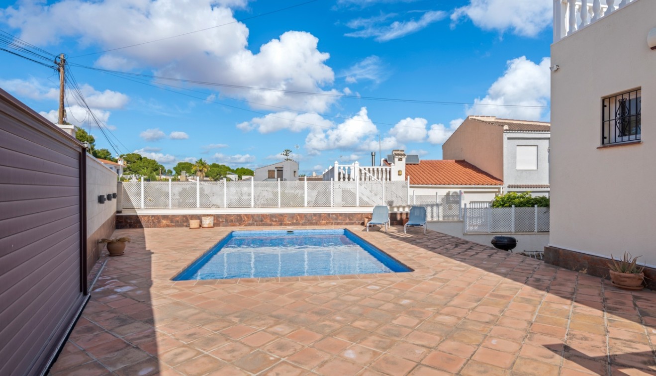 Verkoop - Villa - Torrevieja - Los Balcones