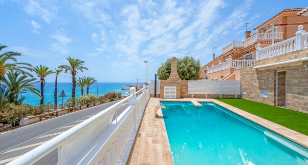 Villa - Sale - Torrevieja - A-003412
