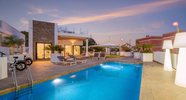 Villa - Verkoop - Orihuela costa - Villamartín