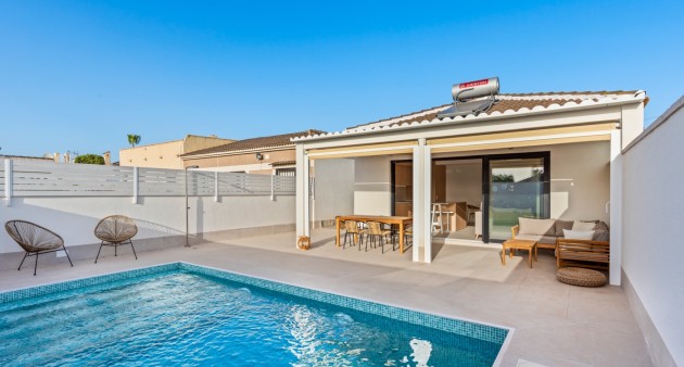 Villa - Verkoop - Torrevieja - A-003313