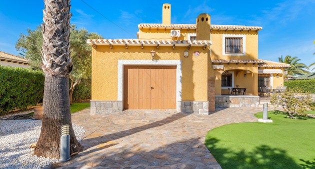 Sale - Chalet - Cabo Roig