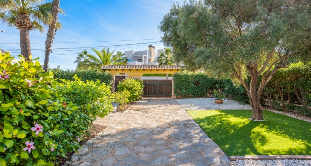 Sale - Chalet - Cabo Roig