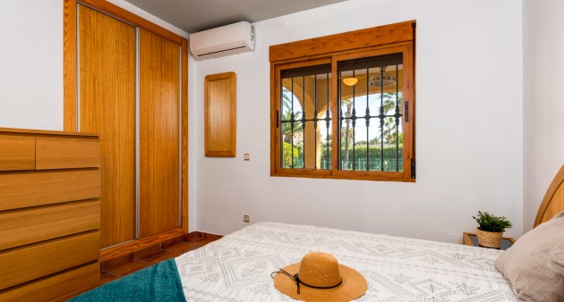 Sale - Chalet - Cabo Roig