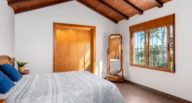 Sale - Chalet - Cabo Roig