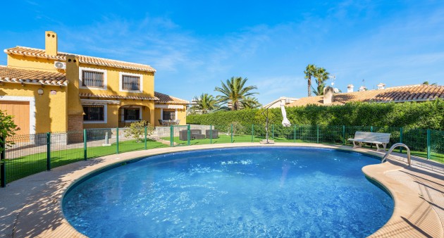 Sale - Chalet - Cabo Roig