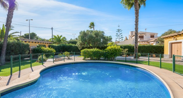 Sale - Chalet - Cabo Roig
